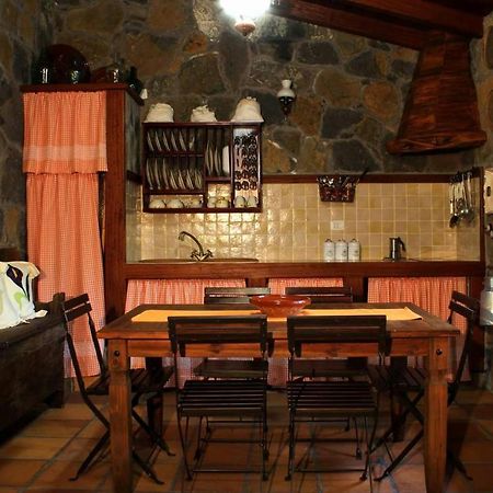 Casa Mary Lola Pension Tinor Buitenkant foto