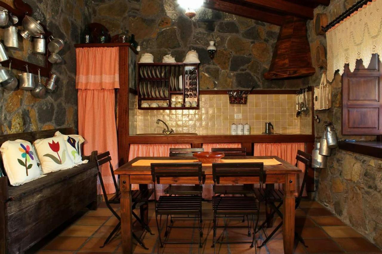 Casa Mary Lola Pension Tinor Buitenkant foto